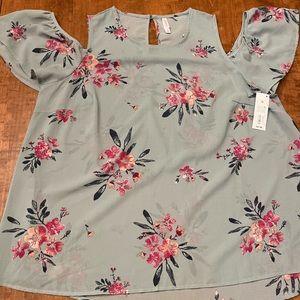 Pretty flowered summer top